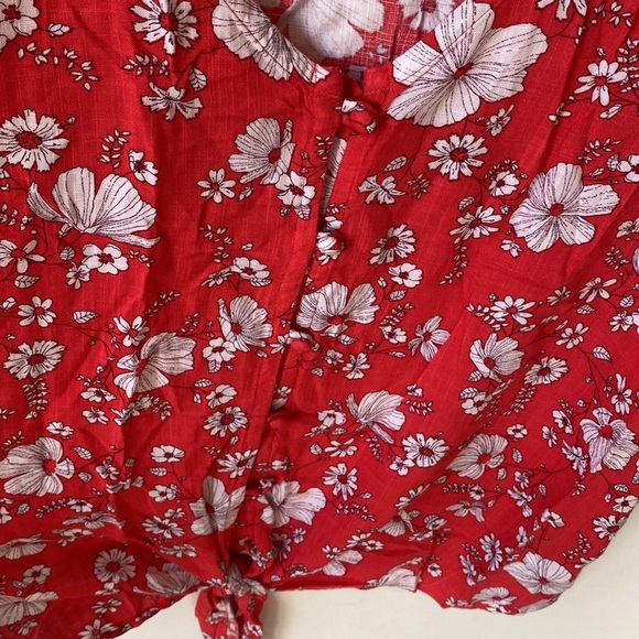 SO Red Floral button down front tie bohemian Top, Size M, NWT - Picture 3 of 8